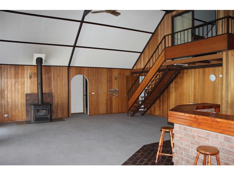 565 Burma Road, Table Top NSW 2640