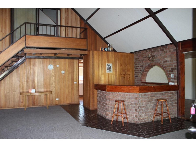 565 Burma Road, Table Top NSW 2640