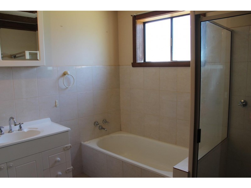 565 Burma Road, Table Top NSW 2640