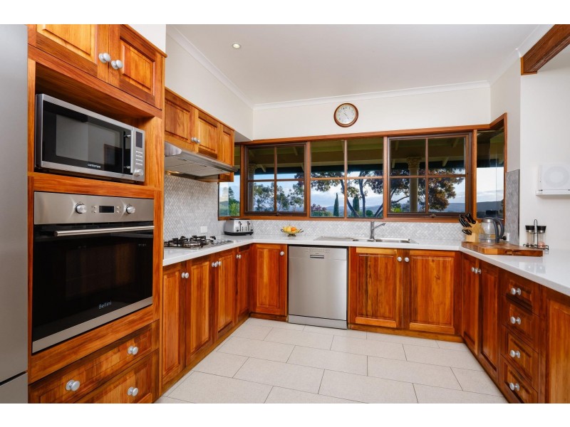 284 Tracy Street, Lavington NSW 2641