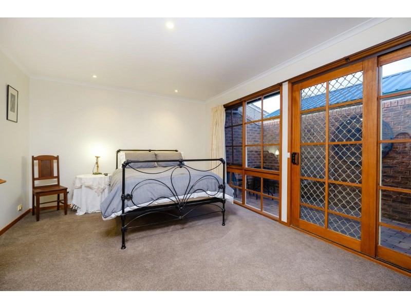 284 Tracy Street, Lavington NSW 2641