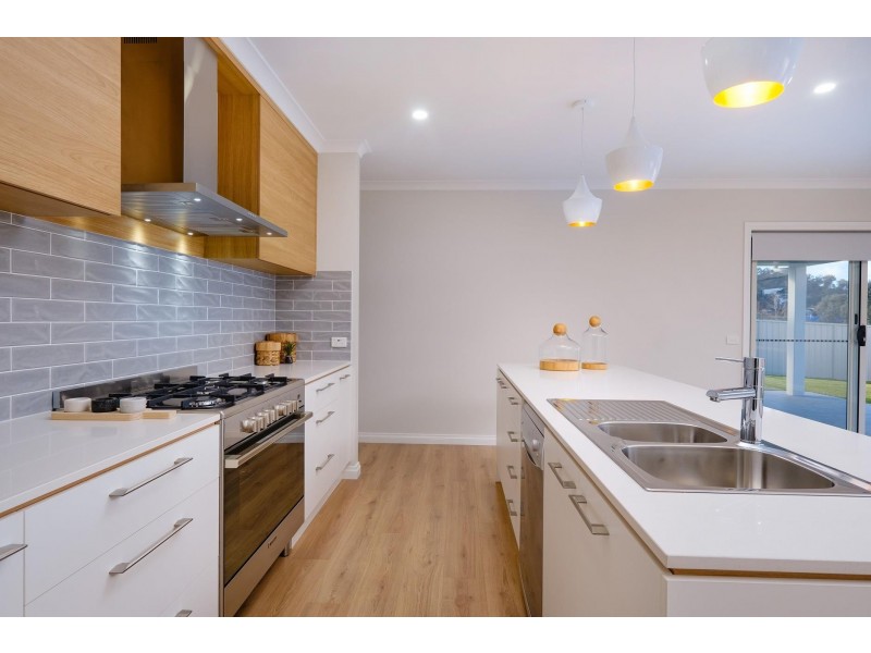 42 Albatross Avenue, Glenroy NSW 2640