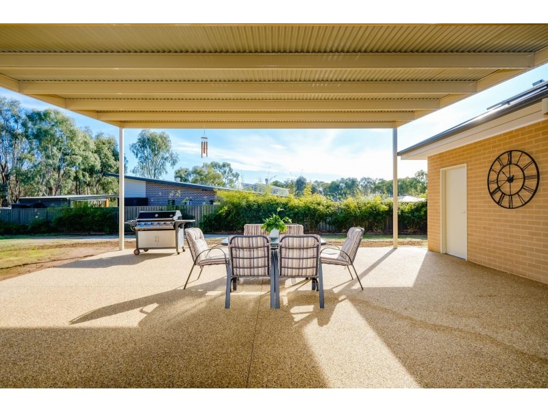 5 Merino Court, Thurgoona NSW 2640