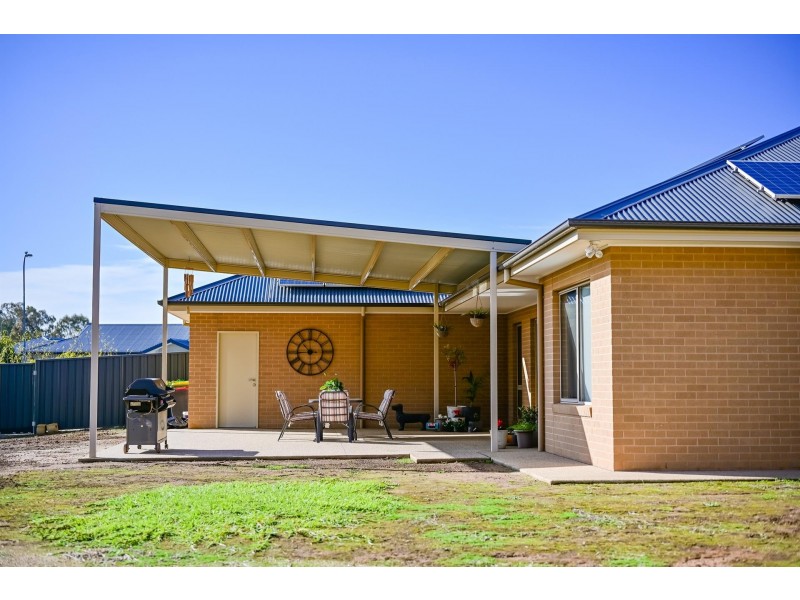 5 Merino Court, Thurgoona NSW 2640