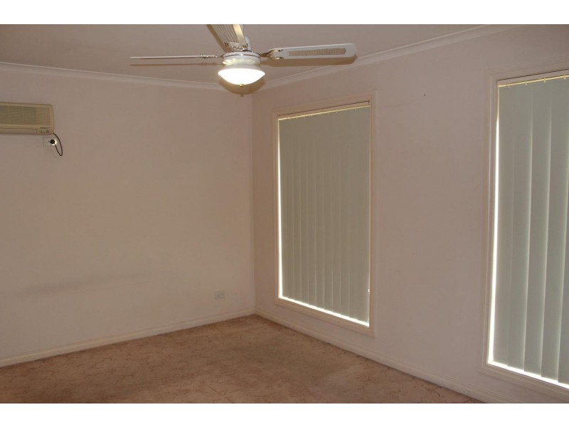 2/508 Kemp Street, Lavington NSW 2641