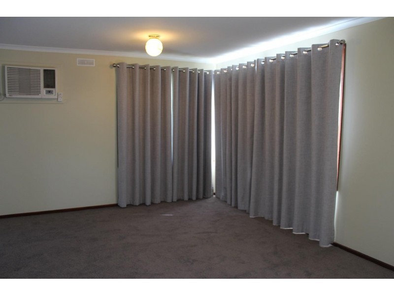 1 Budginigi Place, Thurgoona NSW 2640