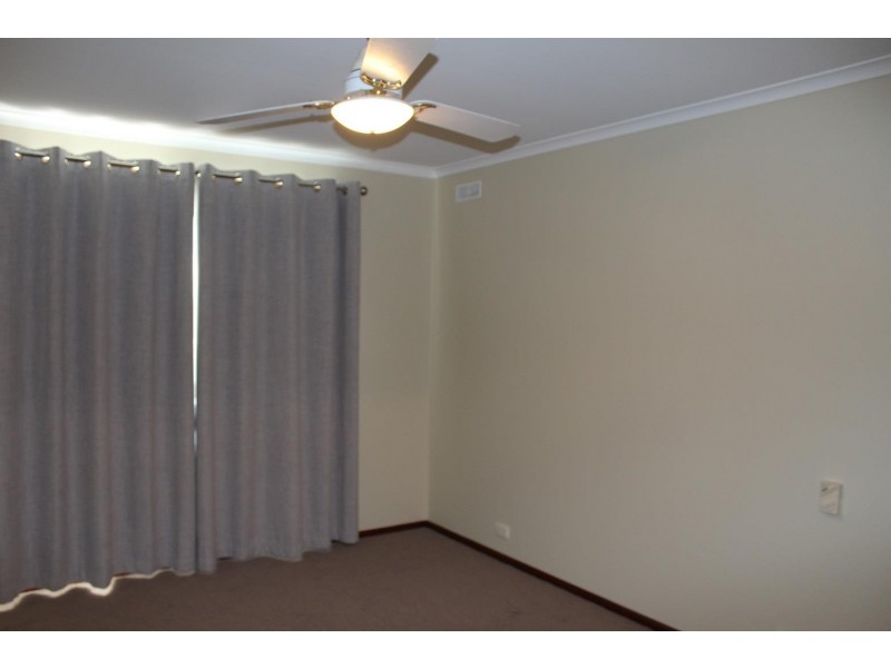 1 Budginigi Place, Thurgoona NSW 2640