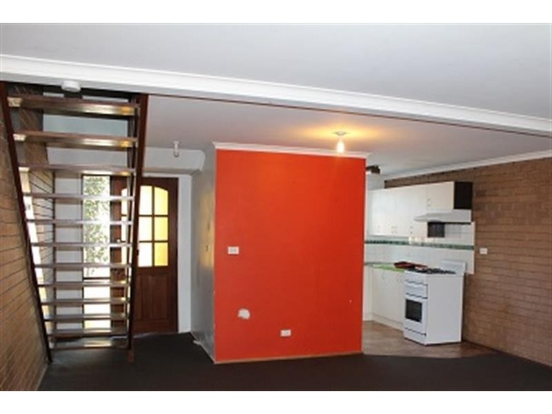 31/588 Oliver Street, Lavington NSW 2641