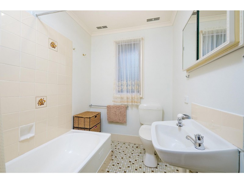 19 Waratah Crescent, West Albury NSW 2640