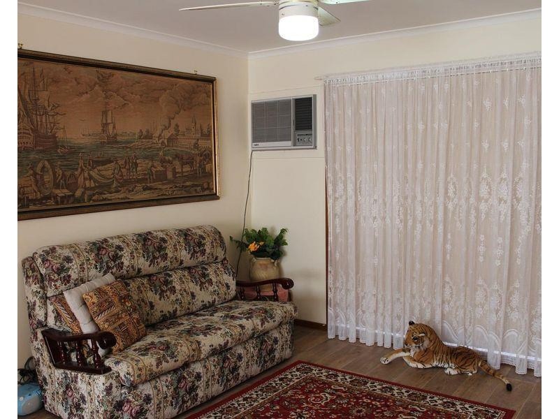 2/396E Ross Circuit, Lavington NSW 2641