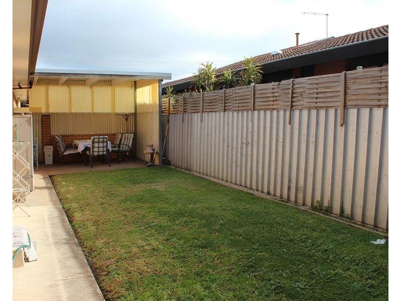 2/396E Ross Circuit, Lavington NSW 2641