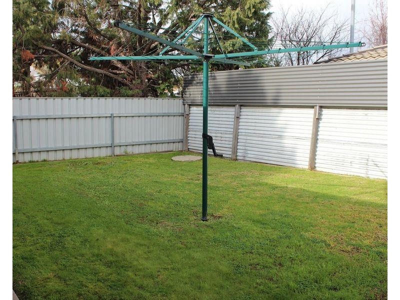 2/396E Ross Circuit, Lavington NSW 2641