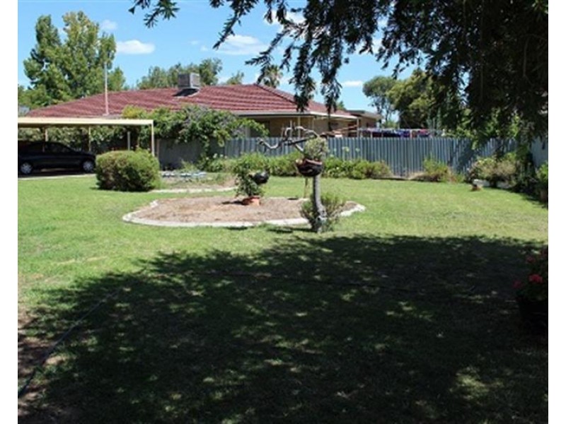 2/565 Grayfern Court, Lavington NSW 2641