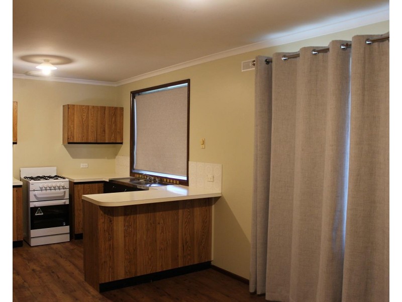 1 Budginigi Place, Thurgoona NSW 2640