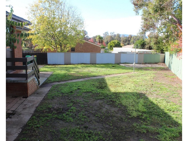 1 Budginigi Place, Thurgoona NSW 2640