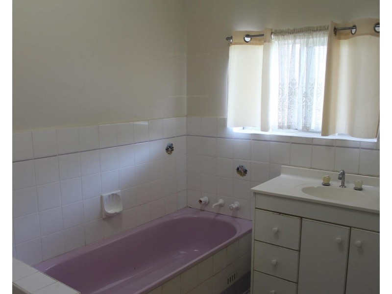 976 Tullimbar Street, North Albury NSW 2640