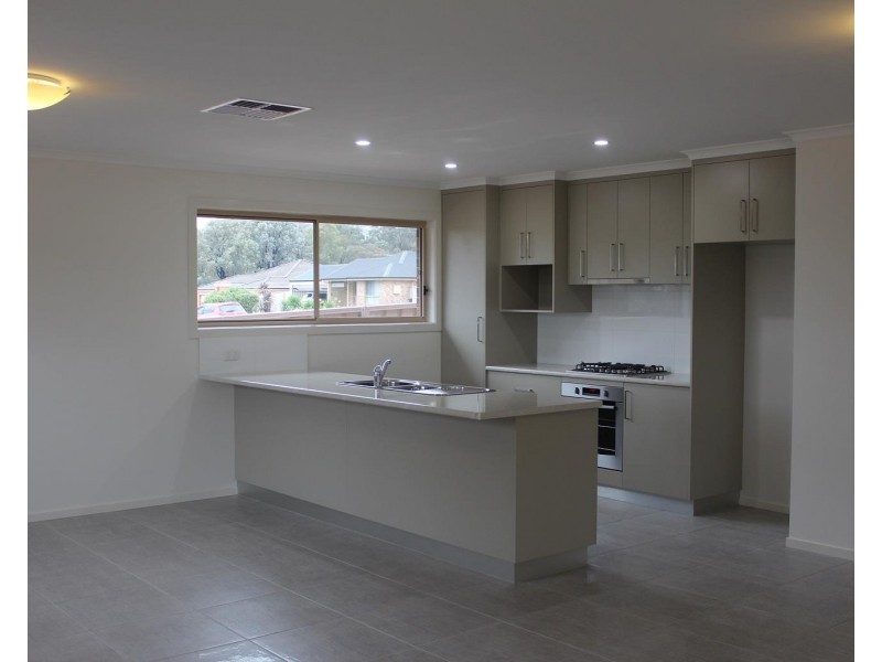 232 VICKERS Road, Lavington NSW 2641