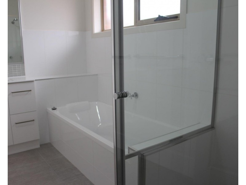 232 VICKERS Road, Lavington NSW 2641