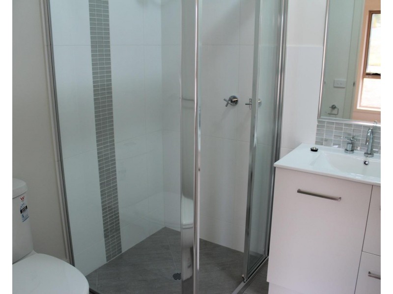 232 VICKERS Road, Lavington NSW 2641