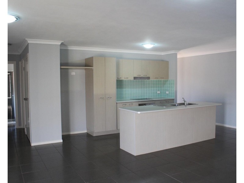 6 Blackett Place, Hamilton Valley NSW 2641