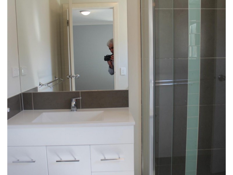 6 Blackett Place, Hamilton Valley NSW 2641