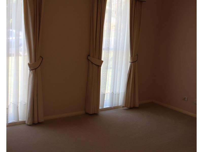 28 MARIMBA Circuit, Glenroy NSW 2640