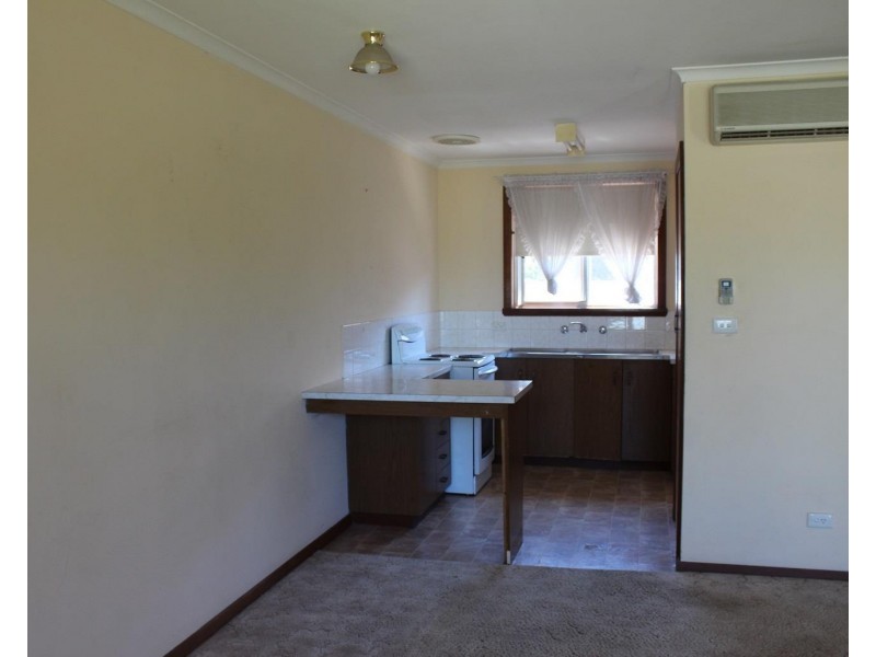 2/565 Grayfern Court, Lavington NSW 2641