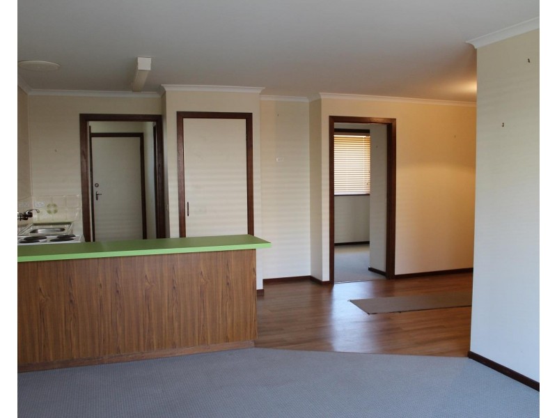 4/618 Hague Street, Lavington NSW 2641