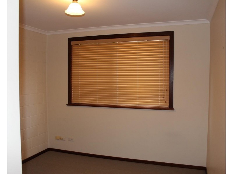 4/618 Hague Street, Lavington NSW 2641