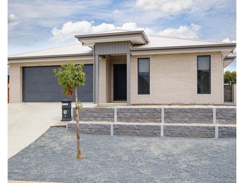 58 Lawson Circuit, Lavington NSW 2641
