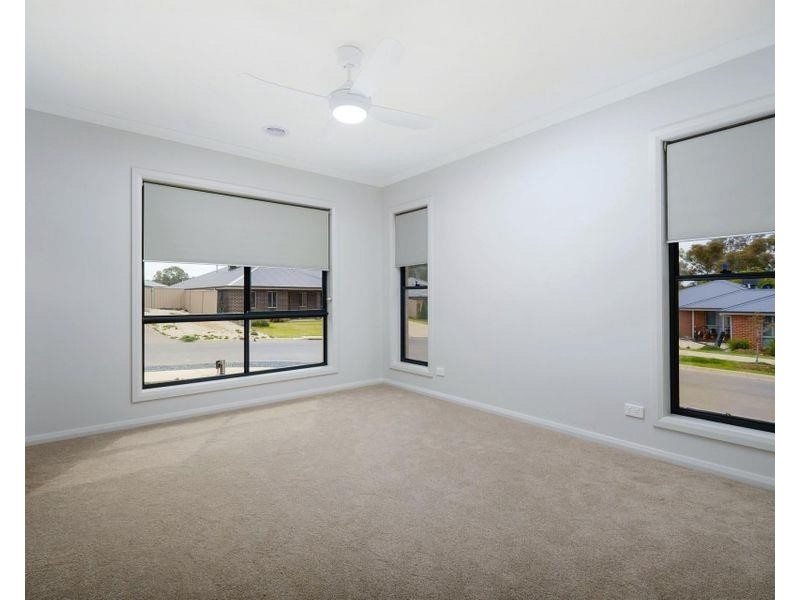 58 Lawson Circuit, Lavington NSW 2641