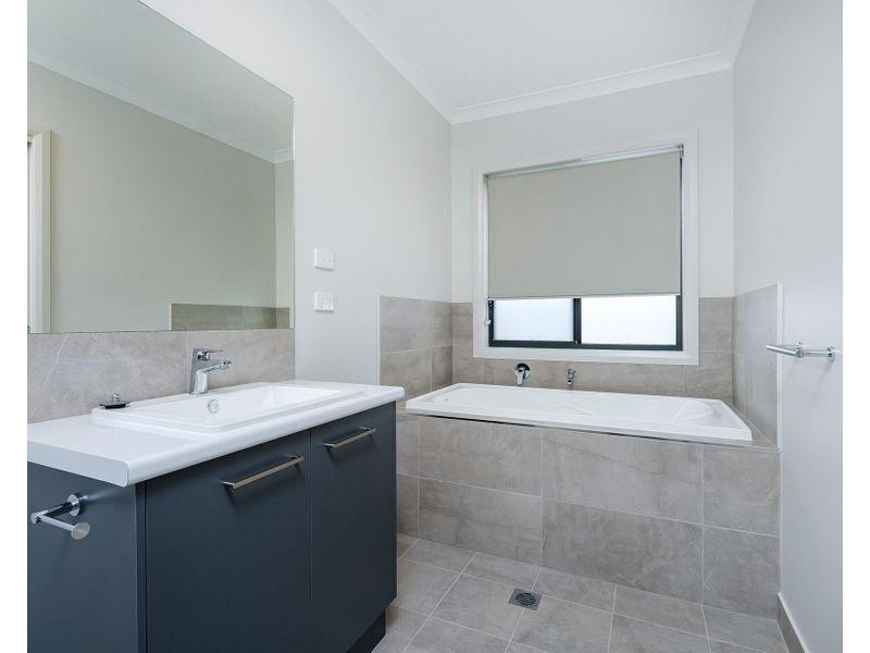 58 Lawson Circuit, Lavington NSW 2641