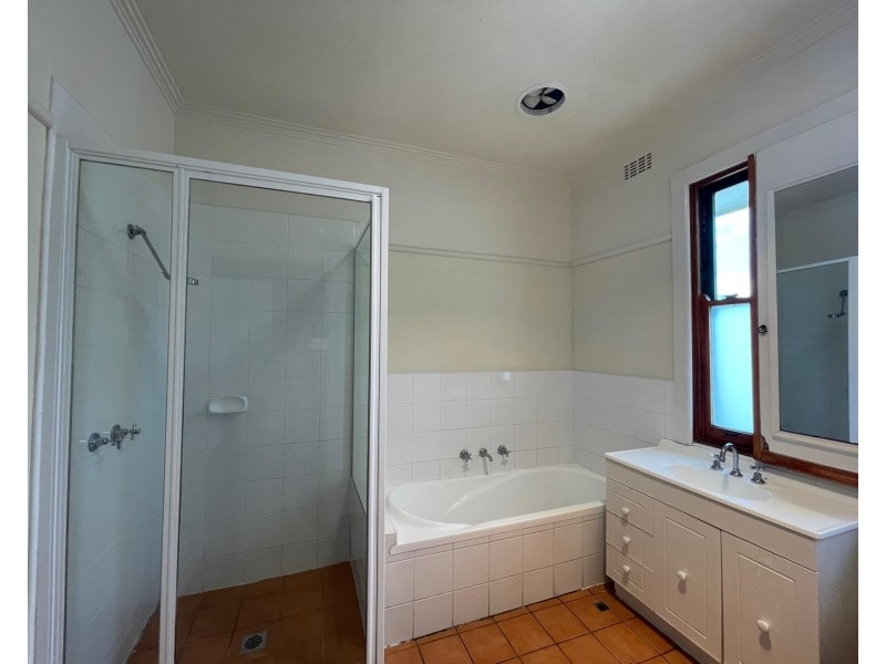 303 FALLON Street, North Albury NSW 2640