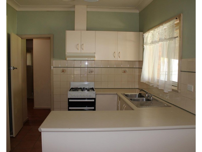 990 CALIMO Street, North Albury NSW 2640