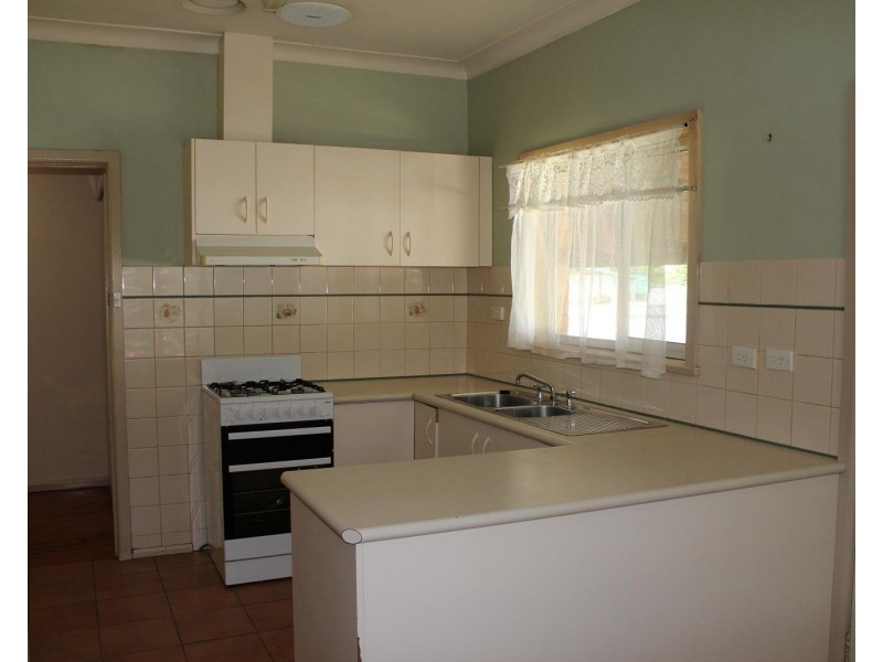 990 CALIMO Street, North Albury NSW 2640