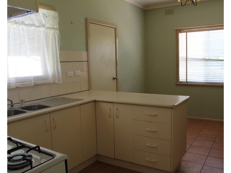 990 CALIMO Street, North Albury NSW 2640