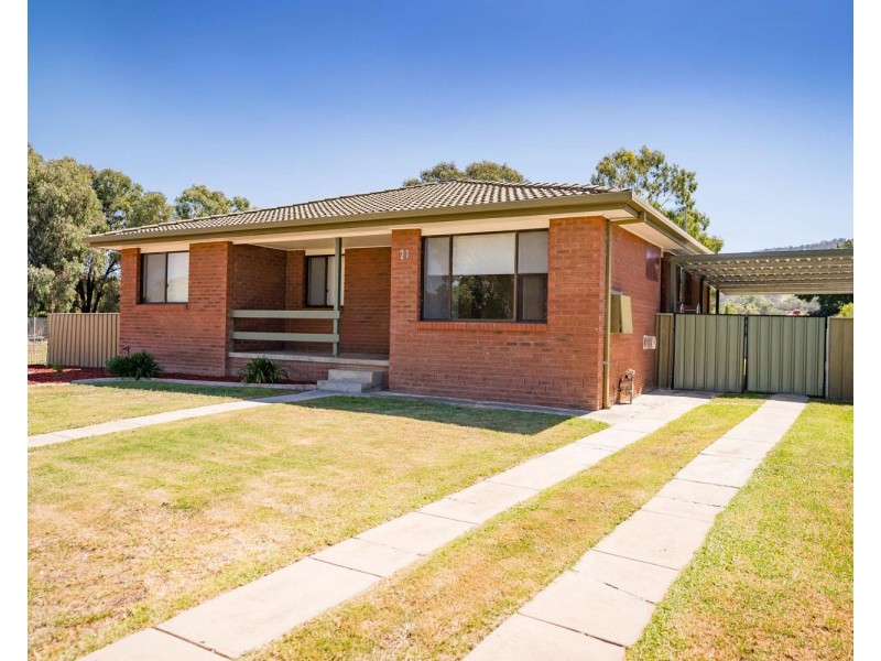 21 MCMASTER Avenue, Lavington NSW 2641