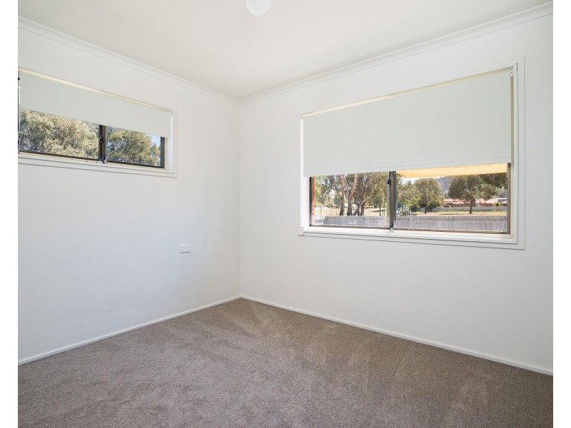 21 MCMASTER Avenue, Lavington NSW 2641