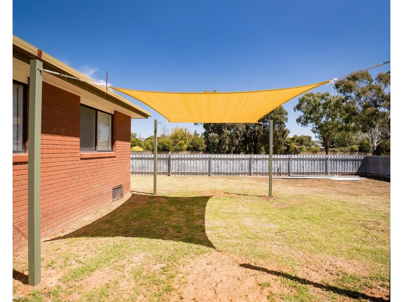 21 MCMASTER Avenue, Lavington NSW 2641