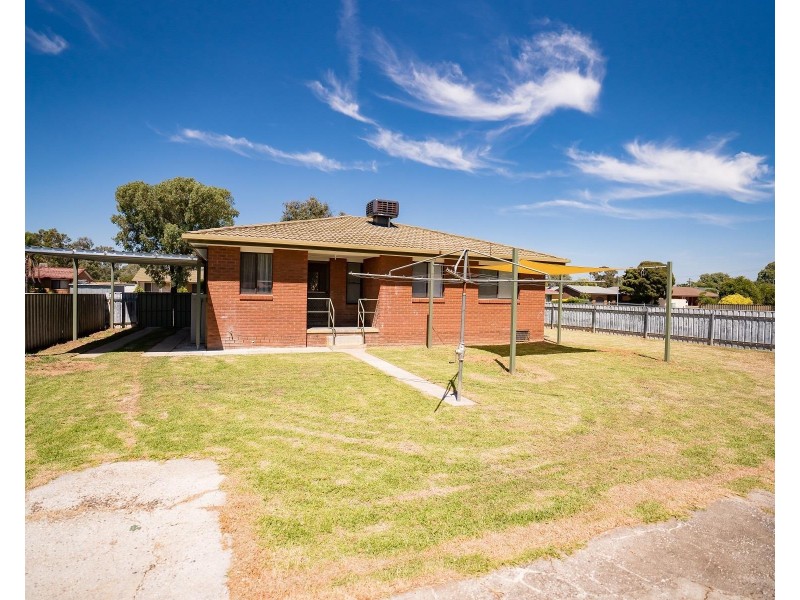 21 MCMASTER Avenue, Lavington NSW 2641