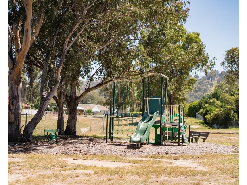 21 MCMASTER Avenue, Lavington NSW 2641