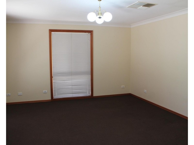 21 Palm Drive, East Albury NSW 2640