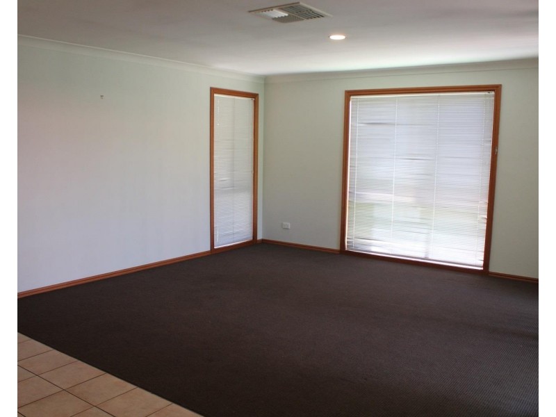 21 Palm Drive, East Albury NSW 2640