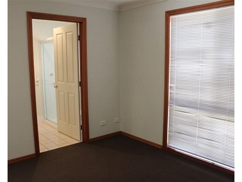 21 Palm Drive, East Albury NSW 2640