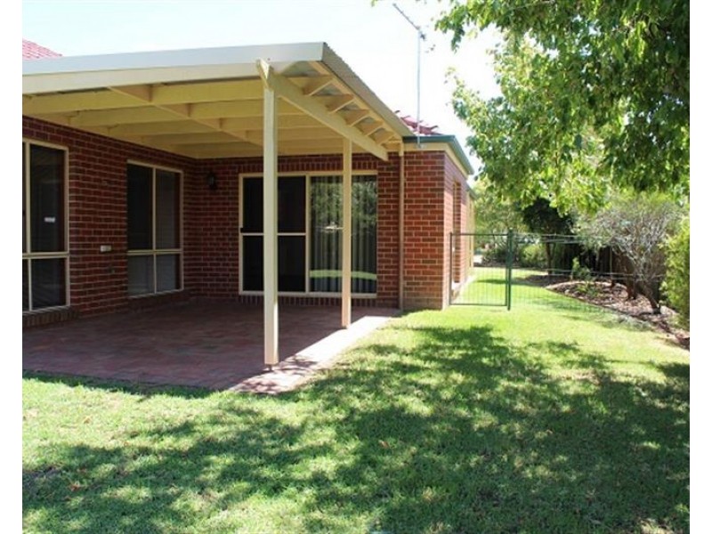 21 Palm Drive, East Albury NSW 2640