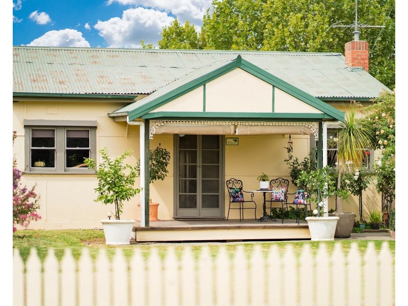 262 OLIVE Street, South Albury NSW 2640