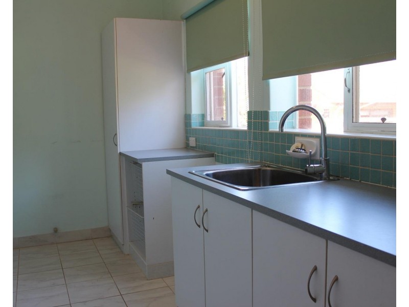 415 OLIVE Street, South Albury NSW 2640