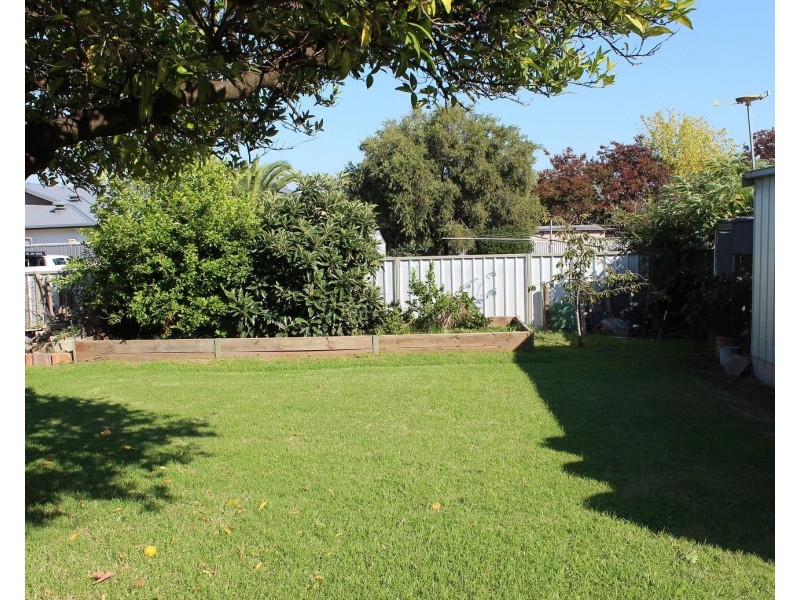 415 OLIVE Street, South Albury NSW 2640