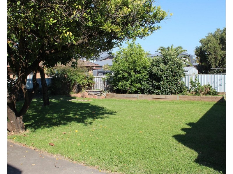 415 OLIVE Street, South Albury NSW 2640