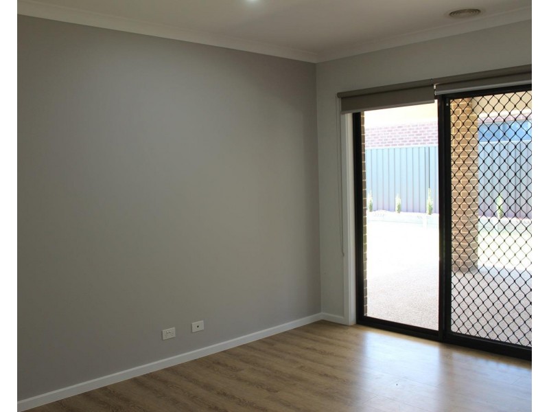 9 CLEARWATER Place, Thurgoona NSW 2640